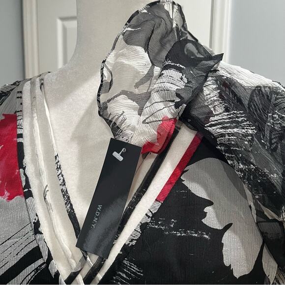 NEW WDNY Silk Semi Sheer Ruffle Flutter V-Neck Bell Sleeve Darted Blouse S NWT - Picture 4 of 15